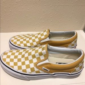Checkered Vans, yellow and white, size 8 in women’s.
